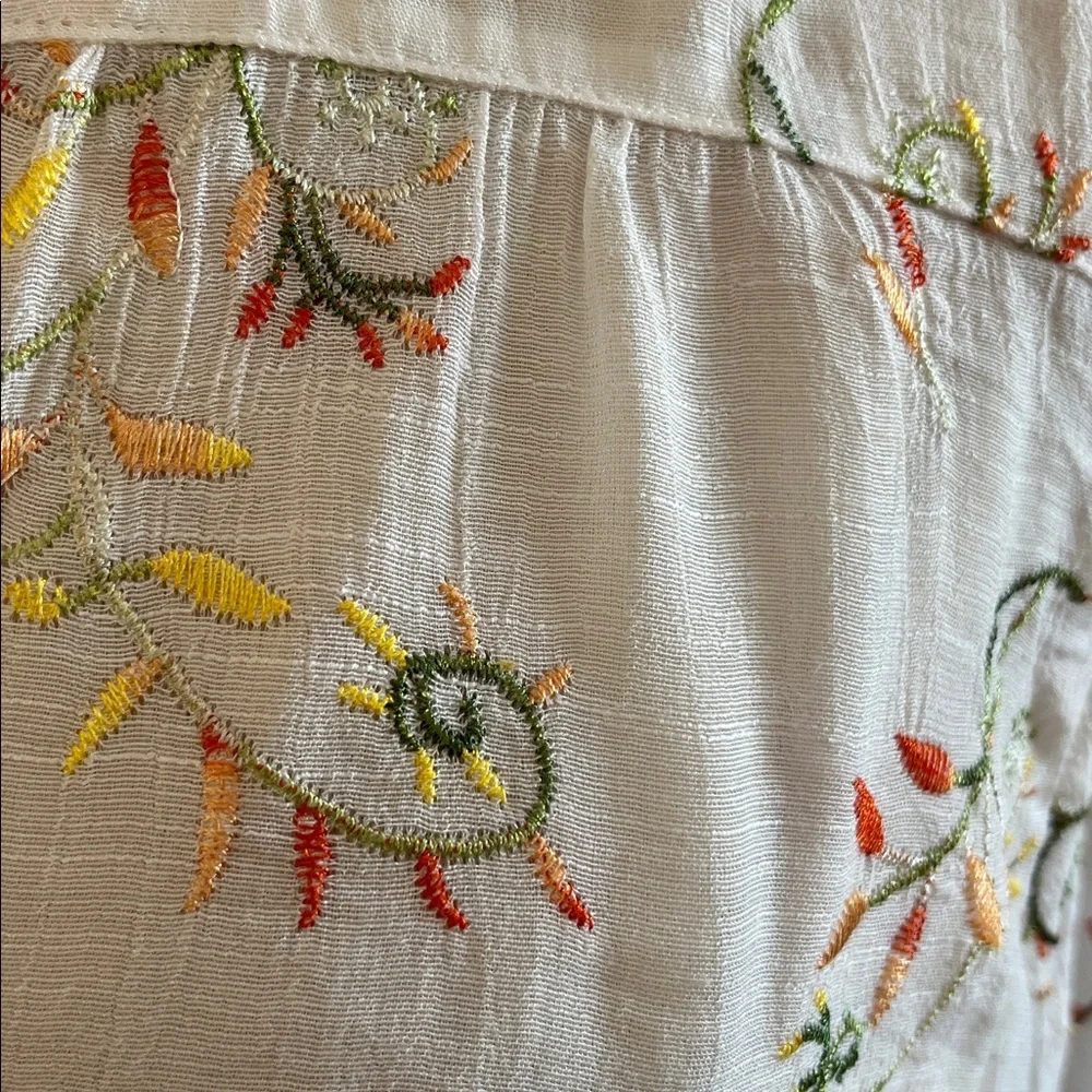 Figueroa & Flower Floral Embroidered Button Down Semi Sheer Shirt Size Large
